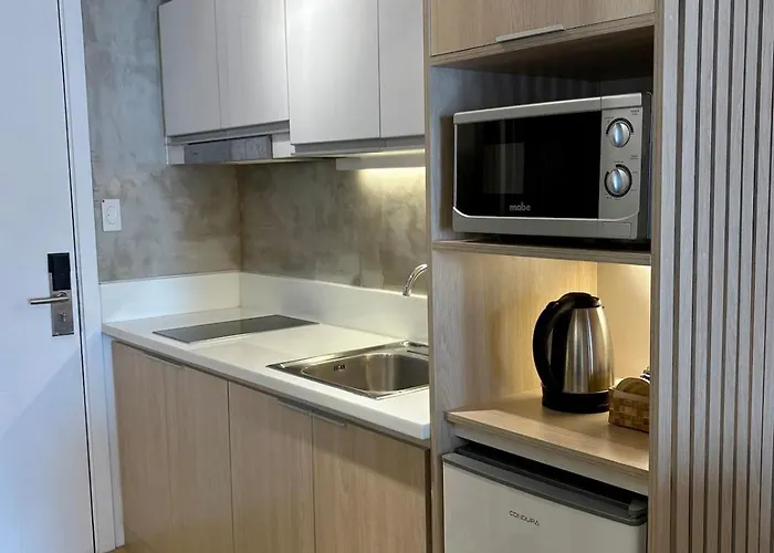 1ldk Air In Makati Apartment *